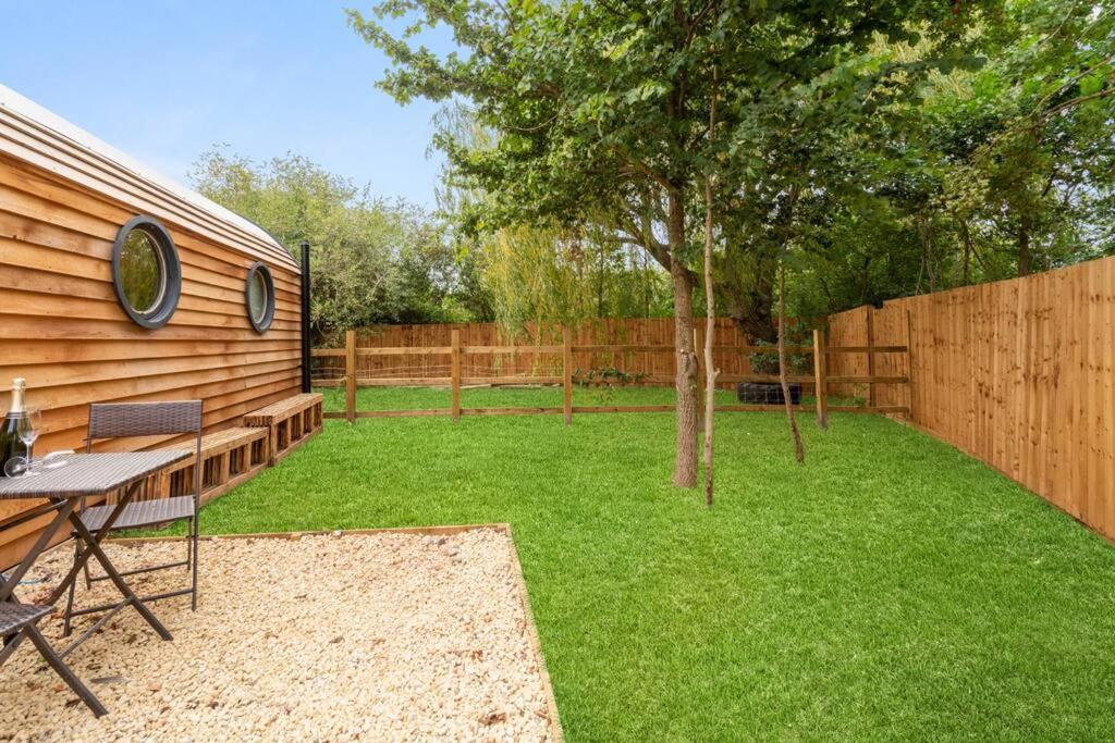 Вілла Apple - Luxury Cabin In The Cotswolds Alderton  Екстер'єр фото