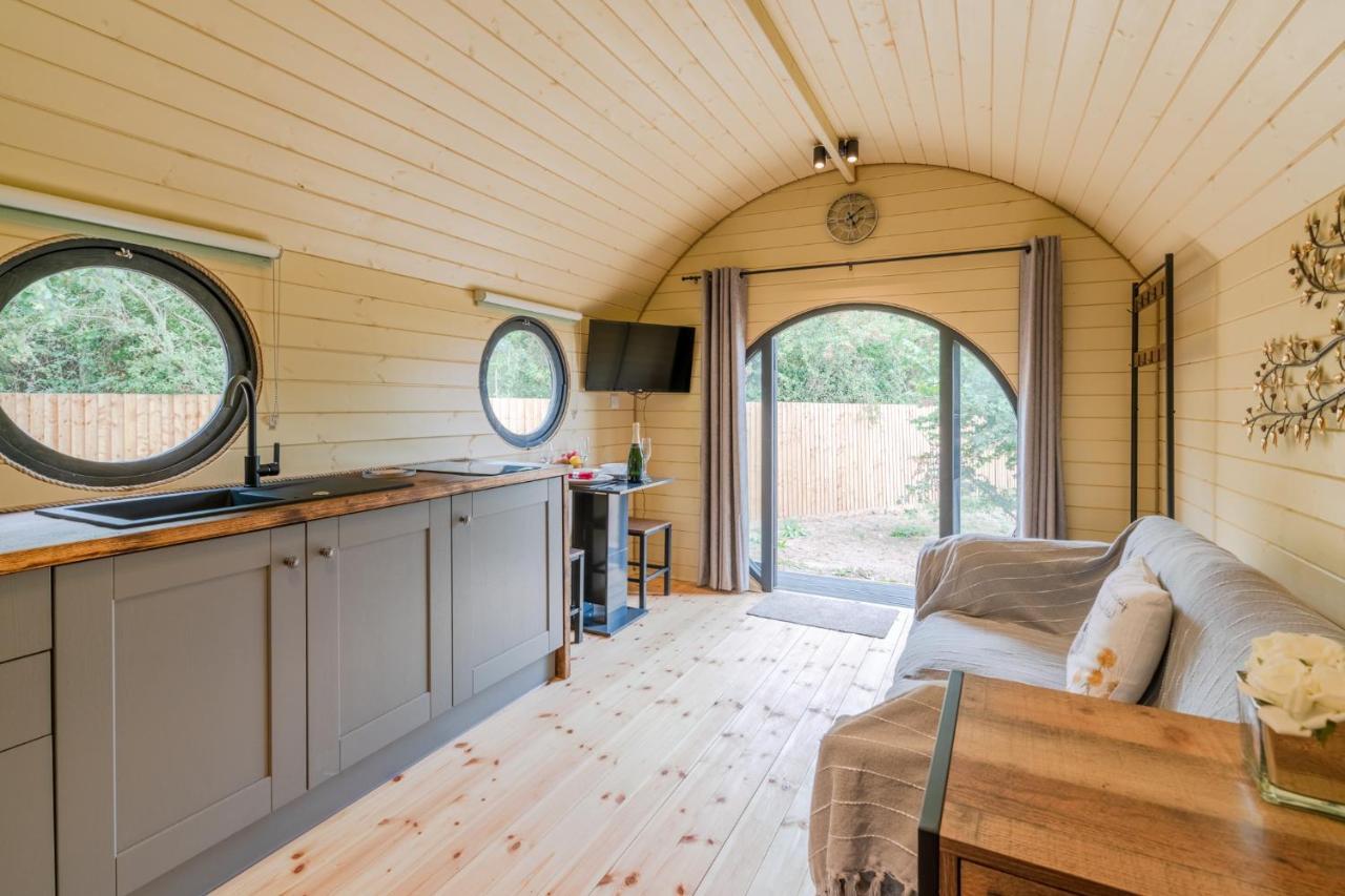 Вілла Apple - Luxury Cabin In The Cotswolds Alderton  Екстер'єр фото